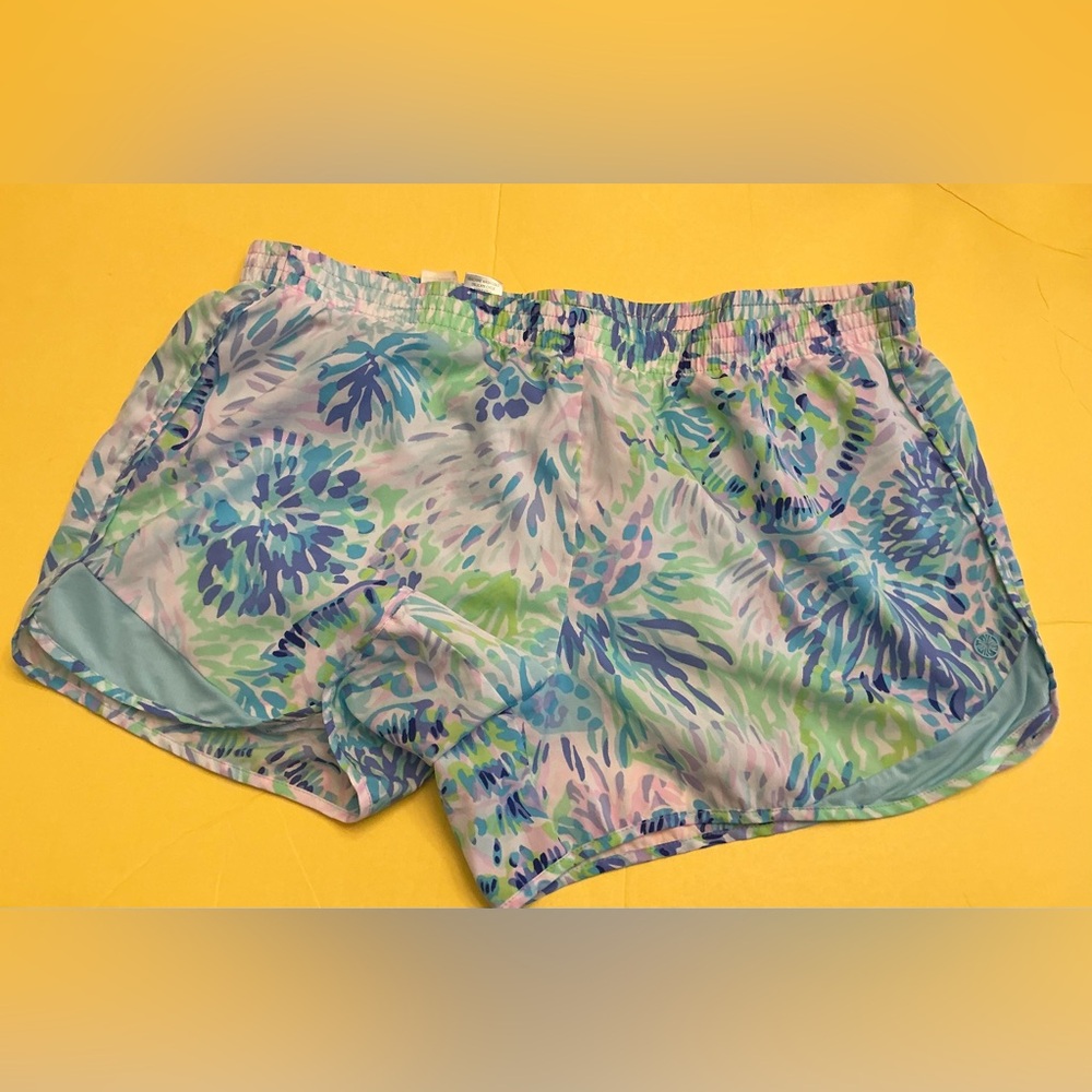 Lilly Pulitzer Luxletic Ocean Trail Shorts sz XL